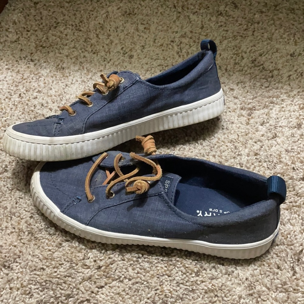 I’m selling 7.5 Women Sperry’s that are navy blue